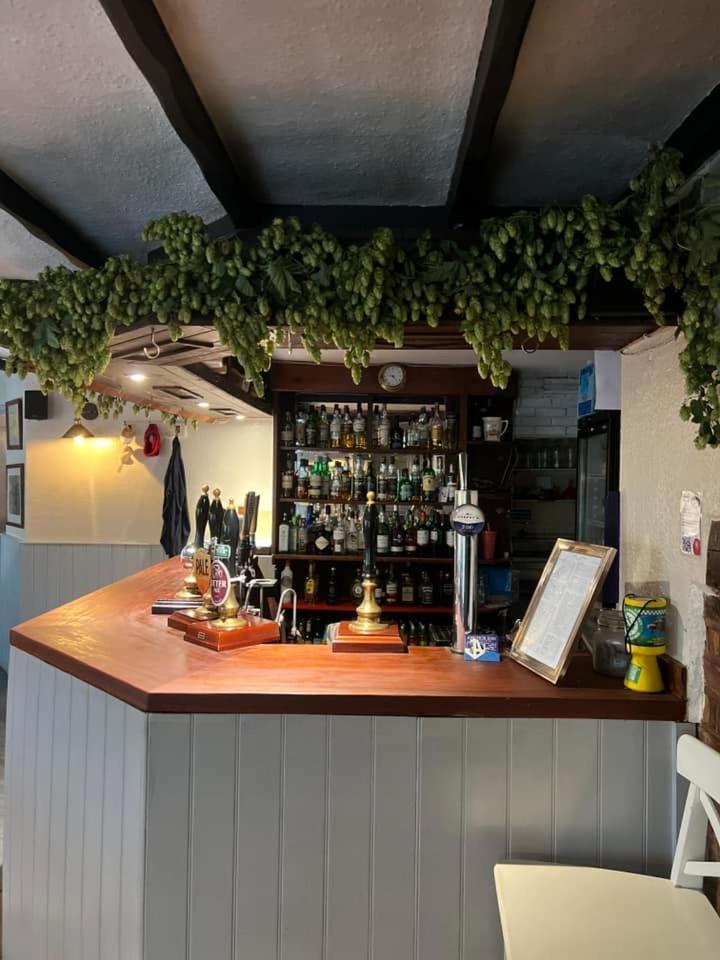 Anchor Inn Oake 外观 照片