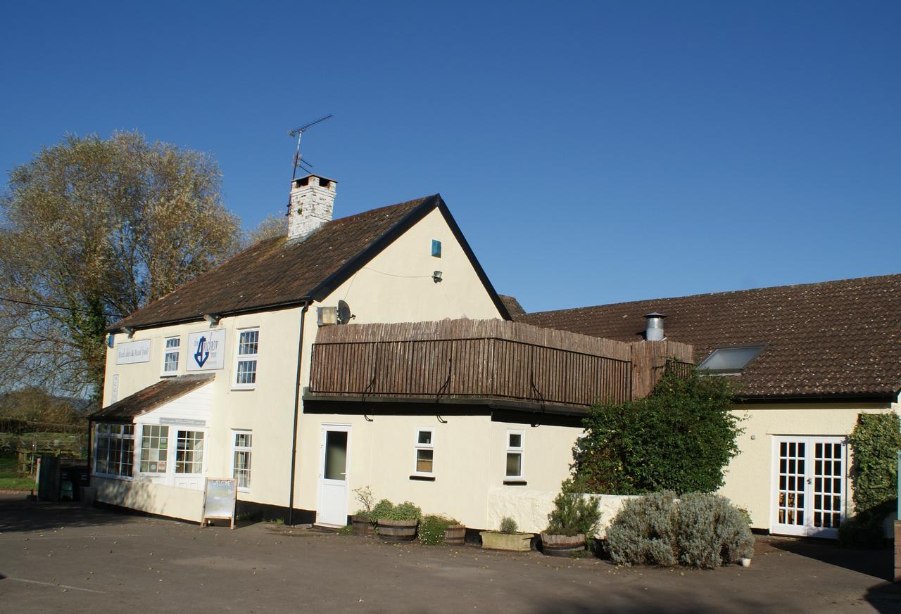 Anchor Inn Oake 外观 照片